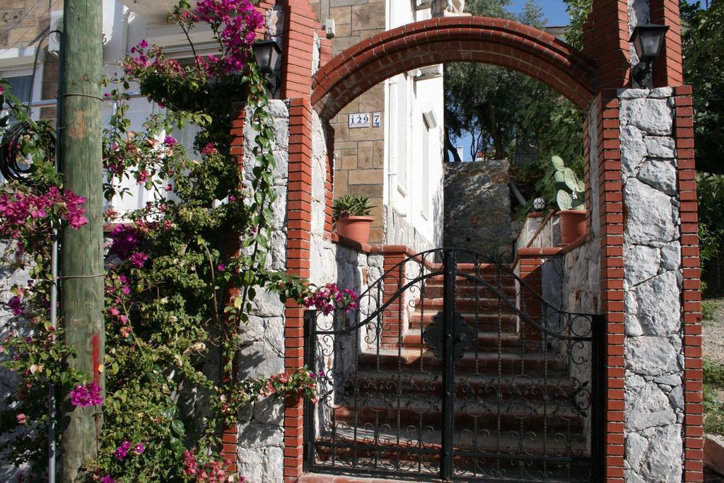 Marina View Residence Gulluk Exterior photo